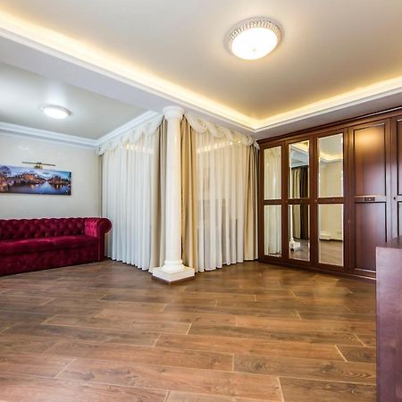 Шикарная Квартира Возле Костёла В Центре Kijów Zewnętrze zdjęcie